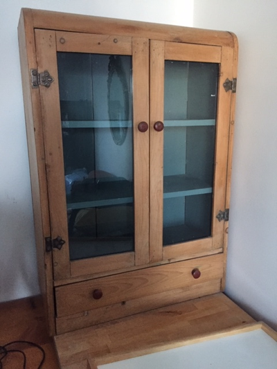 cabinet (vitrine) antique en érable, View more