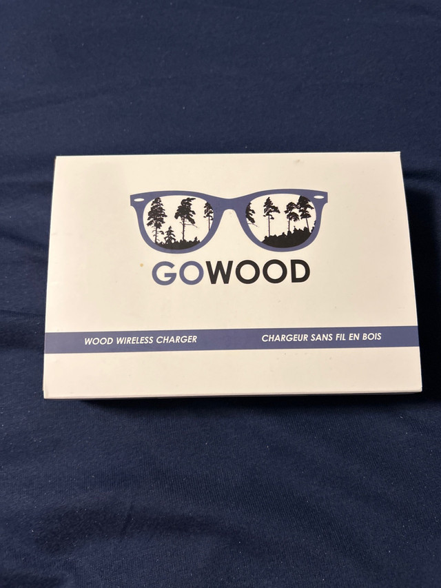 Gowood 15W fast bamboo wood wireless charger in Cell Phone Accessories in Edmonton