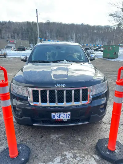 2011 Jeep Grand Cherokee Overland Edition, Hemi V8 Engine, Just over 220,000km. The air suspension d...