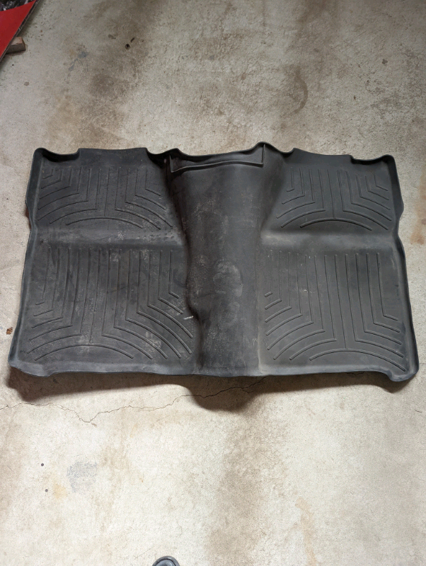 Rear mat for 08-13 Chevy crew cab in Other in Barrie - Image 2