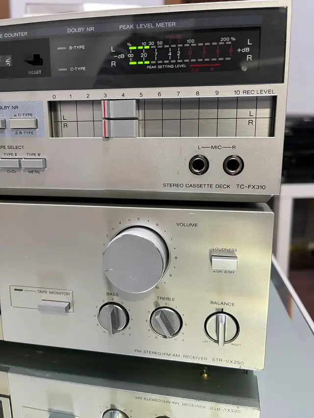 Vintage Sony Receiver/ Cassette Deck in Stereo Systems & Home Theatre in City of Toronto - Image 5