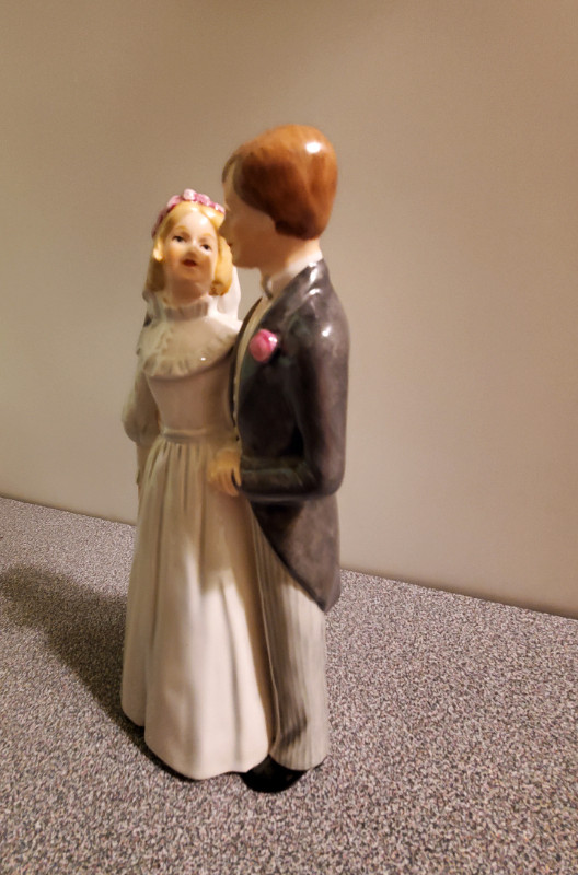 Vintage Goebel Art Deco Bride and Groom Porcelain W. Germany in Arts & Collectibles in City of Toronto - Image 3