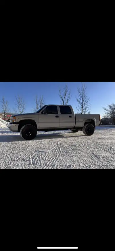 2006 lbz duramax Very clean , well maintained Fluids done regulary Head gaskets and studs done at 26...