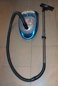 Bissell Opticlean bagless vacuum cleaner model# 66T6-D.