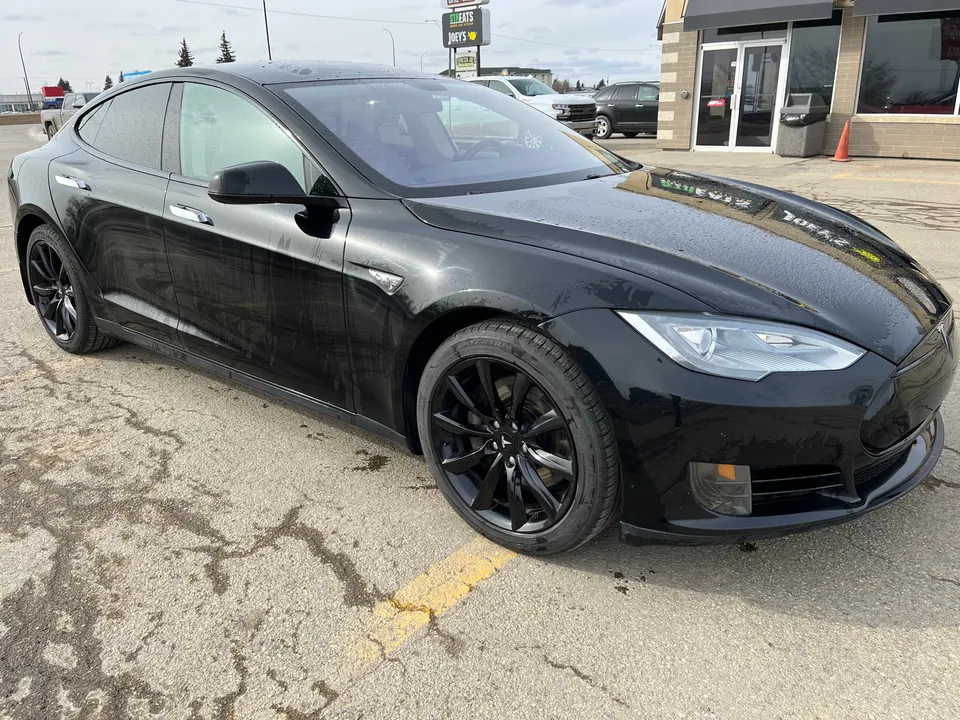Tesla Model S 85 - new battery - excellent condition