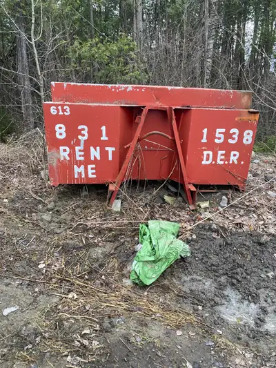 5 yard 36 inch Hook Lift bin for sale 8 x 10 18 inches deep easy converted to a 10 yard bin $2300 if...