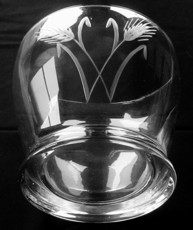 Antique 6-inch Fine Cut-Glass Bowl; Louisbourg in Home Décor & Accents in Cape Breton - Image 2