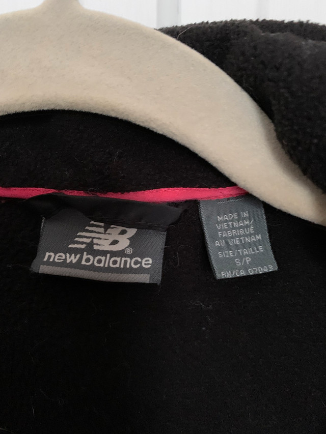 New Balance sweater/ jacket  in Other in Barrie - Image 4