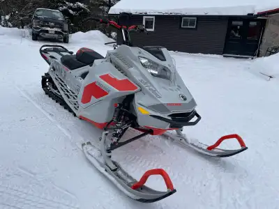2021 Skidoo Freeride 850 etec 146x2.5” track Shot starter Good condition with 3600km 13000$ obo