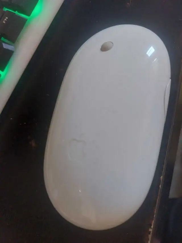 Apple wireless mouse - A1197 in Mice, Keyboards & Webcams in City of Toronto - Image 2