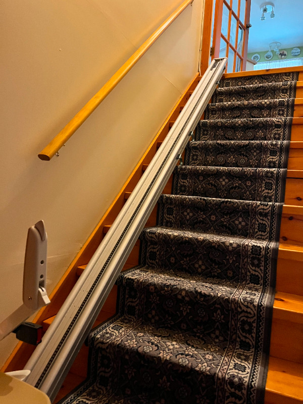 monte escalier adapté dans Santé et besoins spéciaux  à Saint-Jean-sur-Richelieu - Image 2