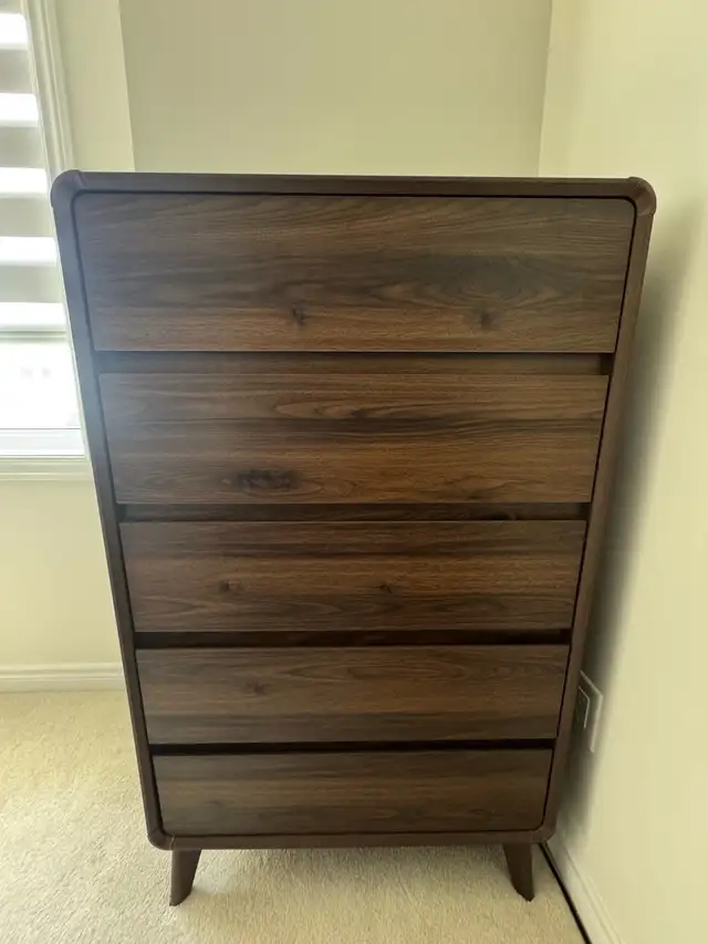 Modern Walnut 5-Drawer Dresser in Dressers & Wardrobes in Oakville / Halton Region - Image 3