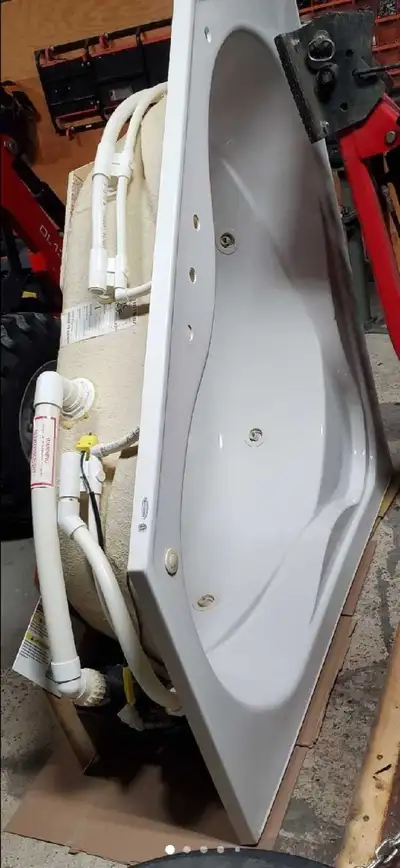 Two person whirlpool tub, View more