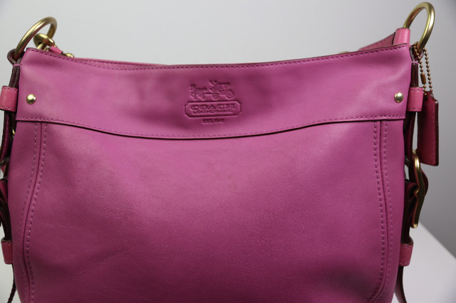 Coach Legacy handbag in Women's - Bags & Wallets in Ottawa - Image 2