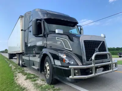 Volvo Engine D13, 455 HP, ECO-TORQUE I-Shift Automatic + Manual mode transmission 12 speeds. Synthet...