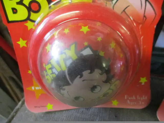 2005 BETTY BOOP KING FEATURES PUSH LIGHTS IN PACKAGES $10. EA. in Home Décor & Accents in Winnipeg - Image 3