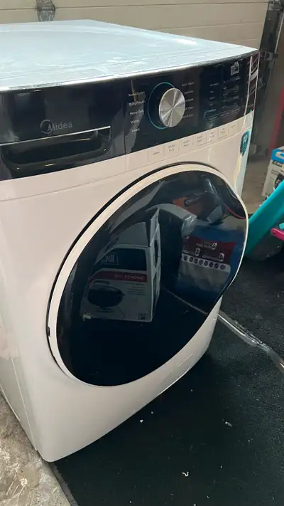 Media washer model MLH52N3AWW, View more