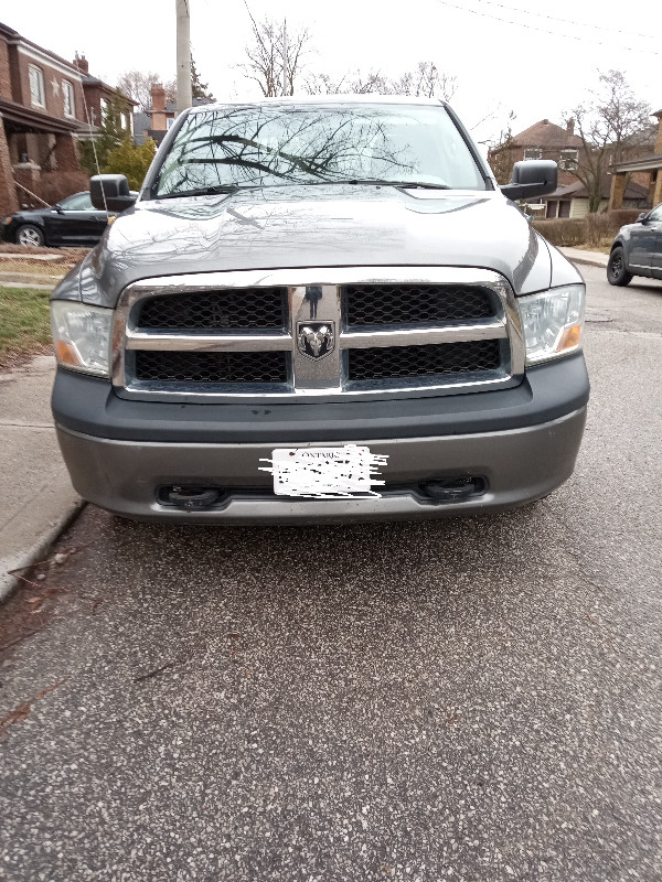 2010 Dodge Ram 1500 ST Crew Cab (4 doors) 4.7L V8, 92K $11999 in Cars & Trucks in City of Toronto - Image 3