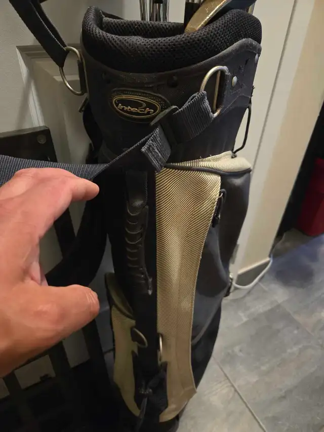 Mixed Golf Club Set with Intech Bag in Golf in Ottawa - Image 5
