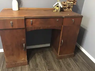 Buffet with drawers and cupboards