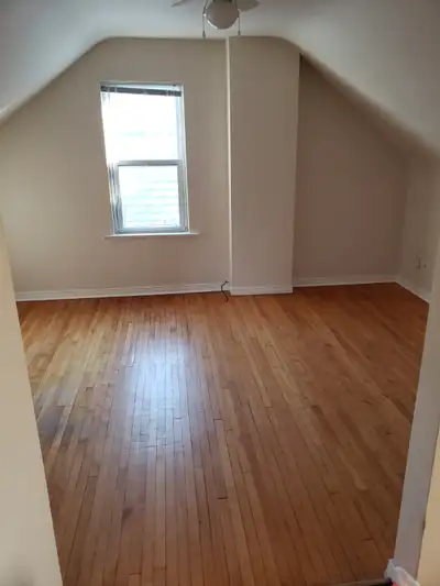 I have a 1 Bedroom Apartment for Rent upstairs in my House,Utilities are Included and 1 Parking Spac...