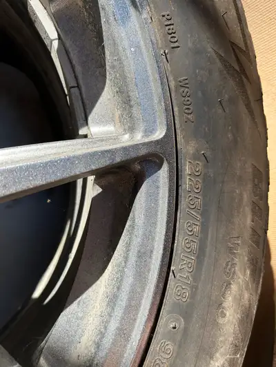 4 Bridgestone Winter Tires on rims 225/55R18. 98H Tubeless radials