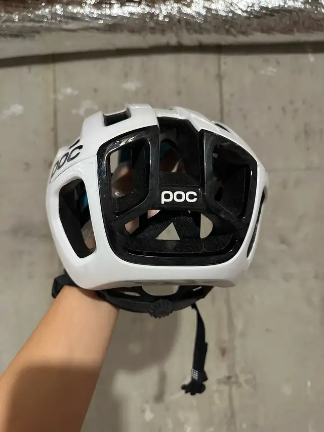 POC Ventral Air Helmet - Medium - Excellent Condition in Other in Markham / York Region - Image 5