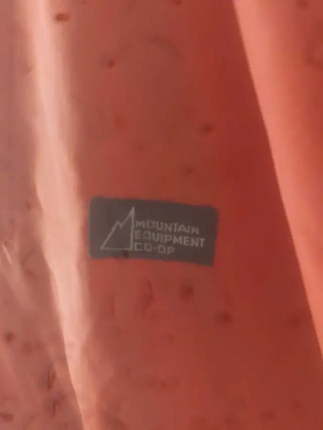 MEC Vintage - Medium in Men's in City of Toronto - Image 3