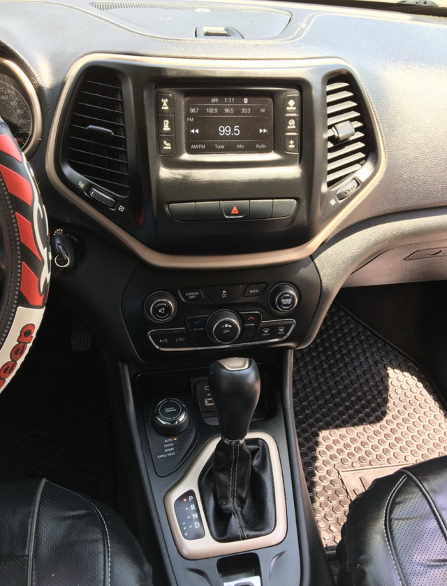 Jeep Cherokee 2014 in Cars & Trucks in City of Toronto - Image 2