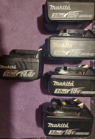 Batteries Makita 18v et 14.4v Vomme neuves !, View more