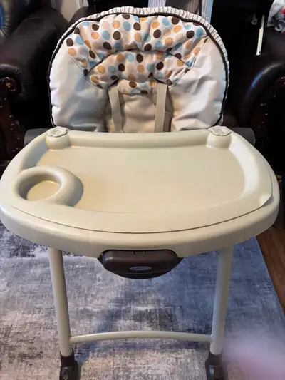 Graco high chair / chaise haute, View more