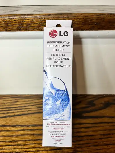 Keep your fridge water fresh with this brand new LG refrigerator replacement filter, model LT700P, d...