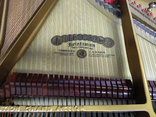 Heintzman Grand Piano  in Pianos & Keyboards in City of Toronto - Image 3