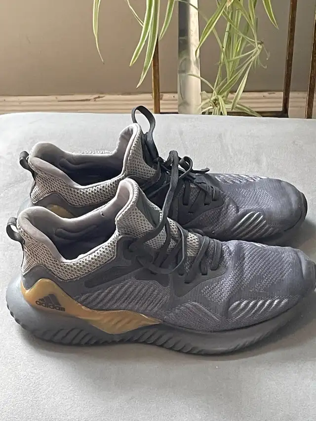 Size 11 adidas comfortable shoes in Men's Shoes in Kitchener / Waterloo - Image 2