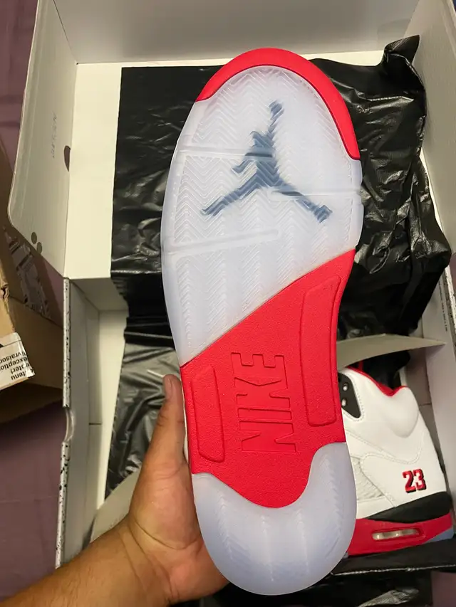Nike Air Jordan 5 in Men's Shoes in City of Toronto - Image 3