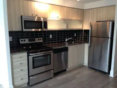 Modern 2 bed 2 bath condo in North York!
