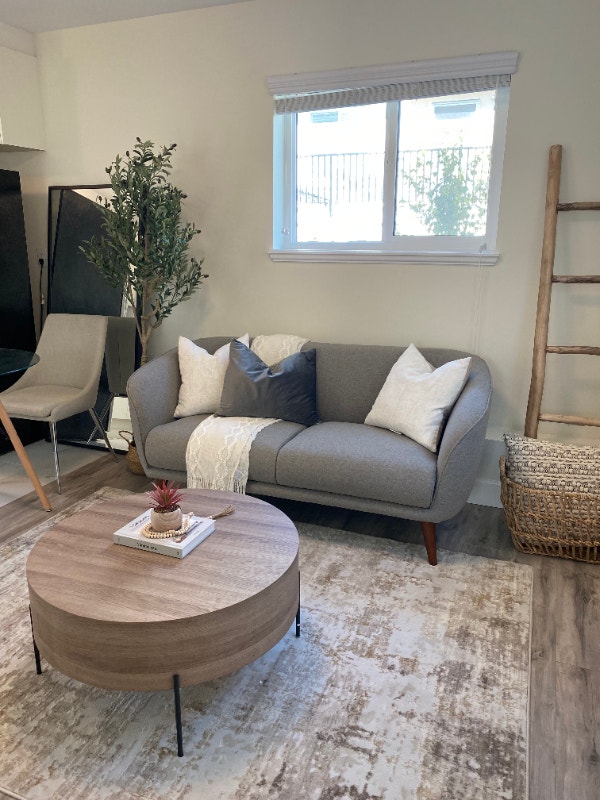 Furnished 3 Bedroom 1.5 Bath Laneway House For Rent Long Term Rentals