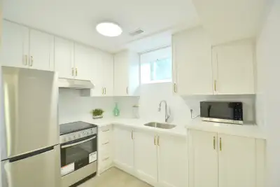 >>> Available Immediately <<< One year new LEGAL basement apartment in central Hamilton in a quiet n...