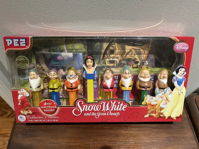 PEZ Snow White and the Seven Dwarfs