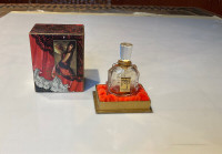 Très jolie miniature de parfum Vintage “Nueva Maja” de Myrurgia.