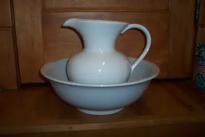 Ensemble pot à eau de chambre, View more