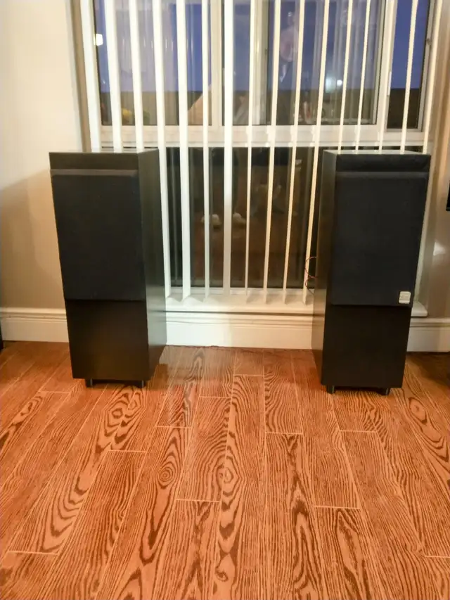 COMPLETE STEREO SYSTEM FOR SALE BY THE ORIGINAL OWNER in CDs, DVDs & Blu-ray in Markham / York Region - Image 3