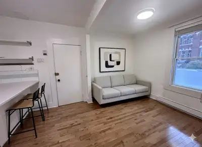 Superbe 4 ½ rénové Rosemont / Beaubien, électros inclus, Disponible 15 décembre 2025 Magnifique 4 ½...