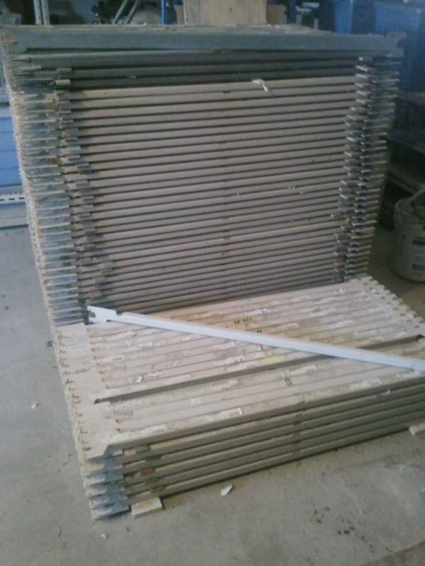 Shelving, EZ Rect Type 1 . . . 900 pcs 4' long shelf beams