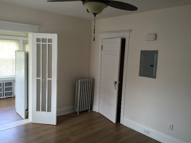 Bachelor (one person)  Apt for Rent in Long Term Rentals in Hamilton - Image 2