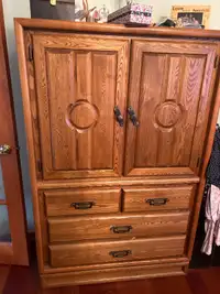 Negotiable 4 peice Bedroom Furniture Solid Wood Set 4 peices