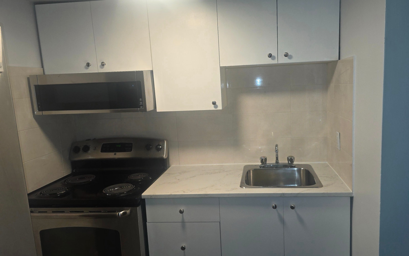 Beautiful Bachelor Basememt in LaSalle – Newly Renovated! — photo 3