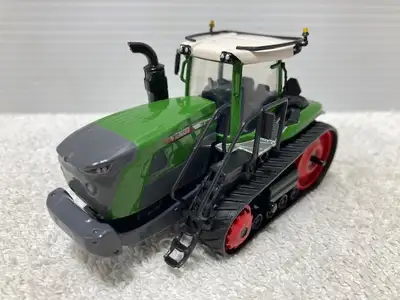 1/64th FENDT 1167 VARIO MT tractor produced by SpecCast in 2022. High quality, high detail die-cast...