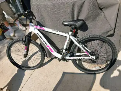 Hyper Boundary Mountain Bike, View more