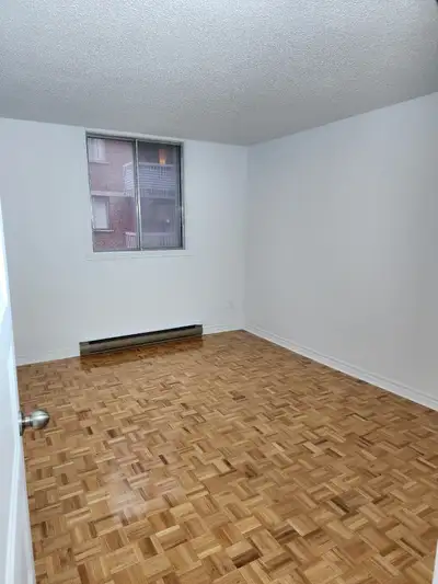 3 ½ à louer dans Ahuntsic Cartierville 1595 Henri-Bourassa Ouest Montréal H3M 3B4 Prix : 1 275$, TOU...